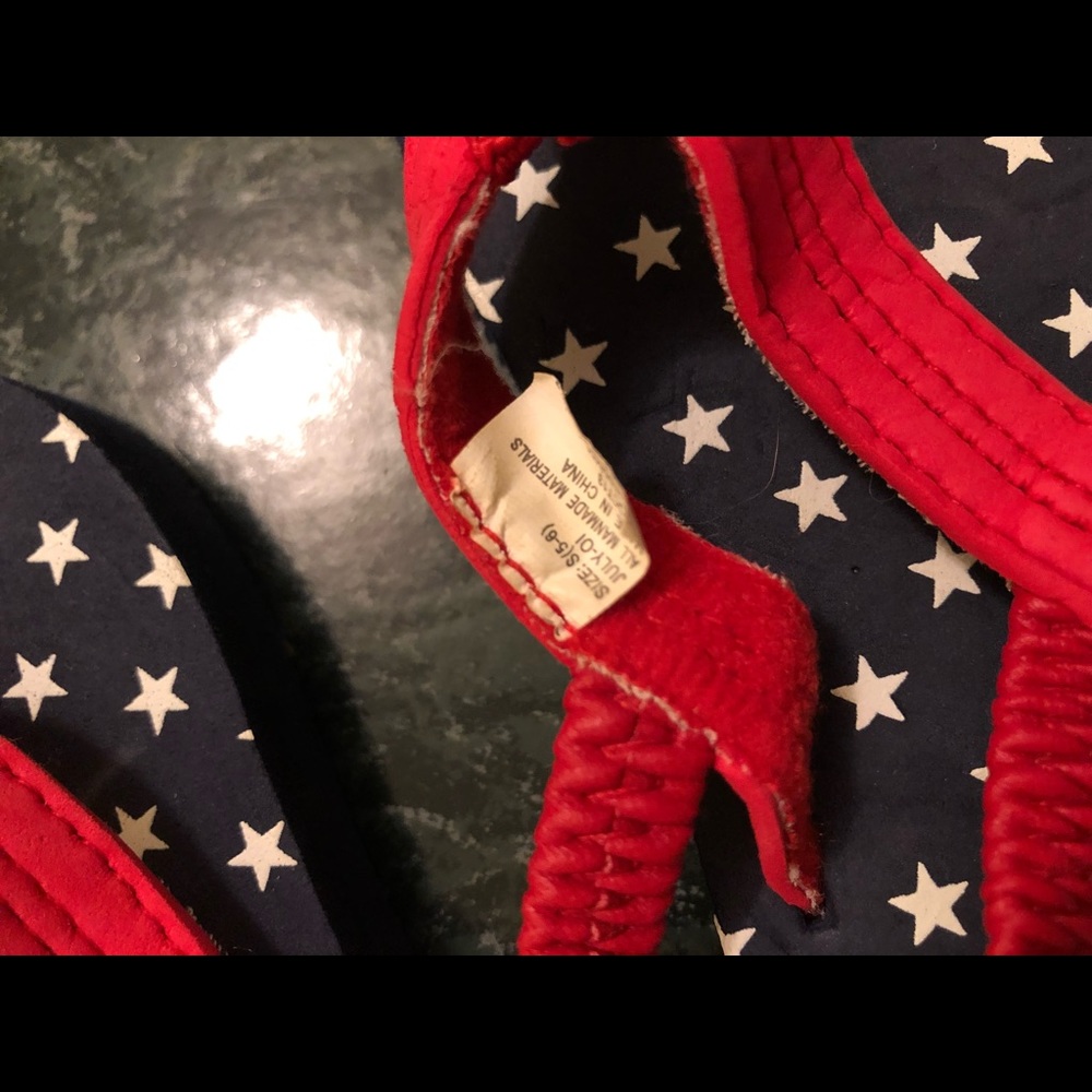 OshKosh flip flops - Picture 3 of 4